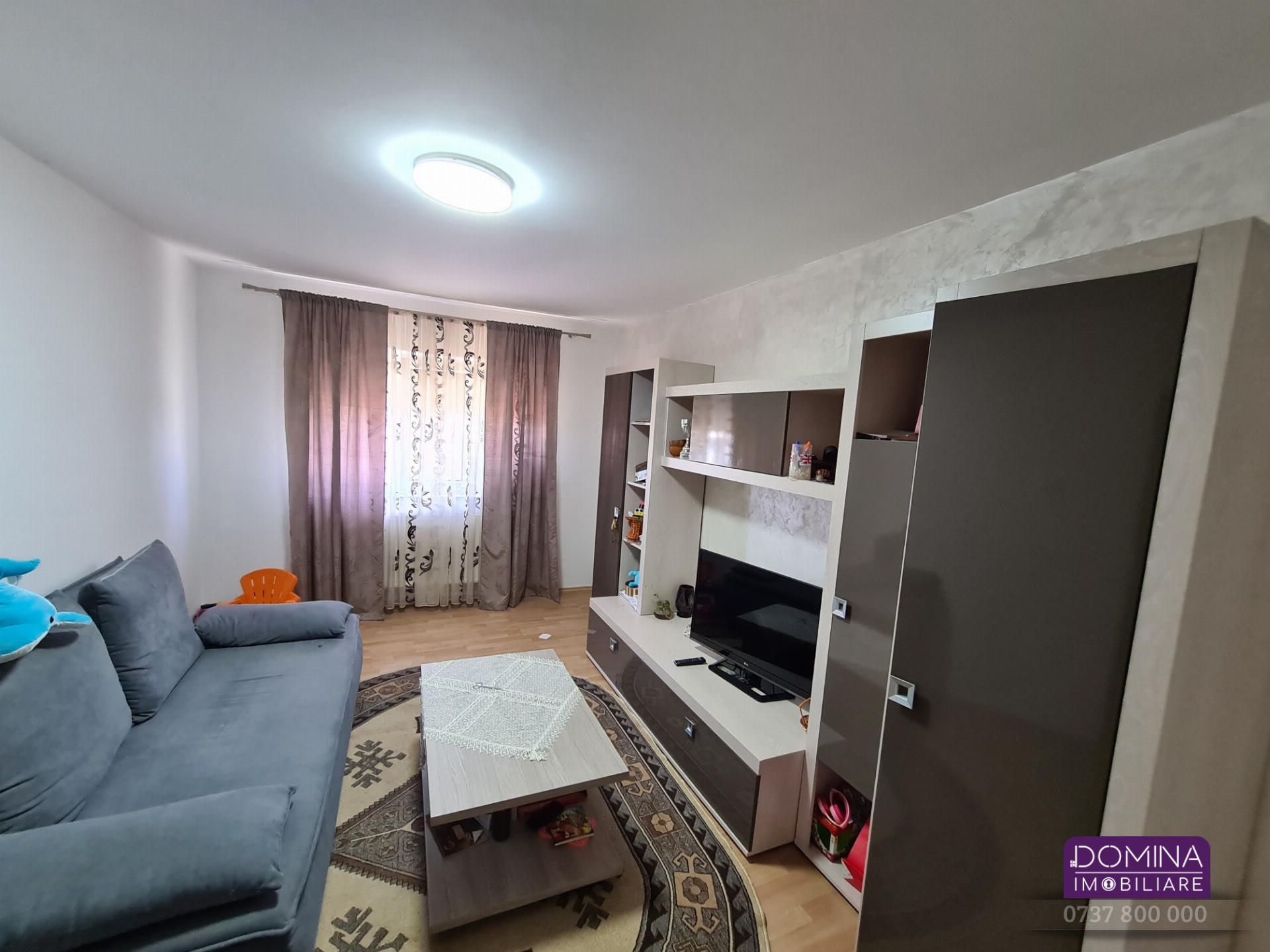 Vânzare apartament 3 camere situat în Târgu Jiu, strada Termocentralei - zona Mall